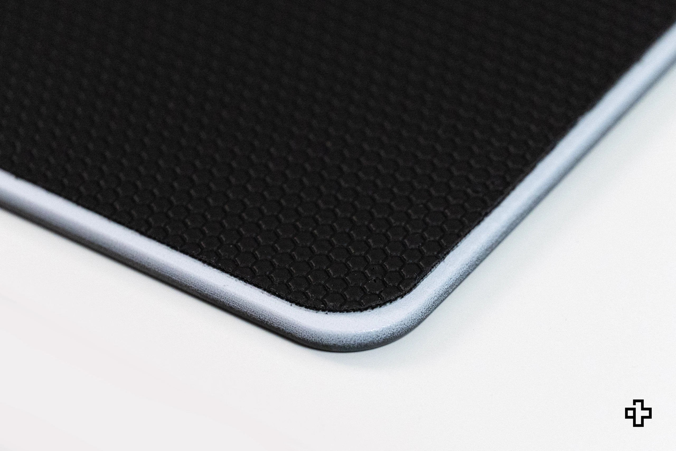 Podkładka pod mysz Gaming QwertyKey Esports Glass MOMO szklana 3.2mm Anti - Slip TPU
