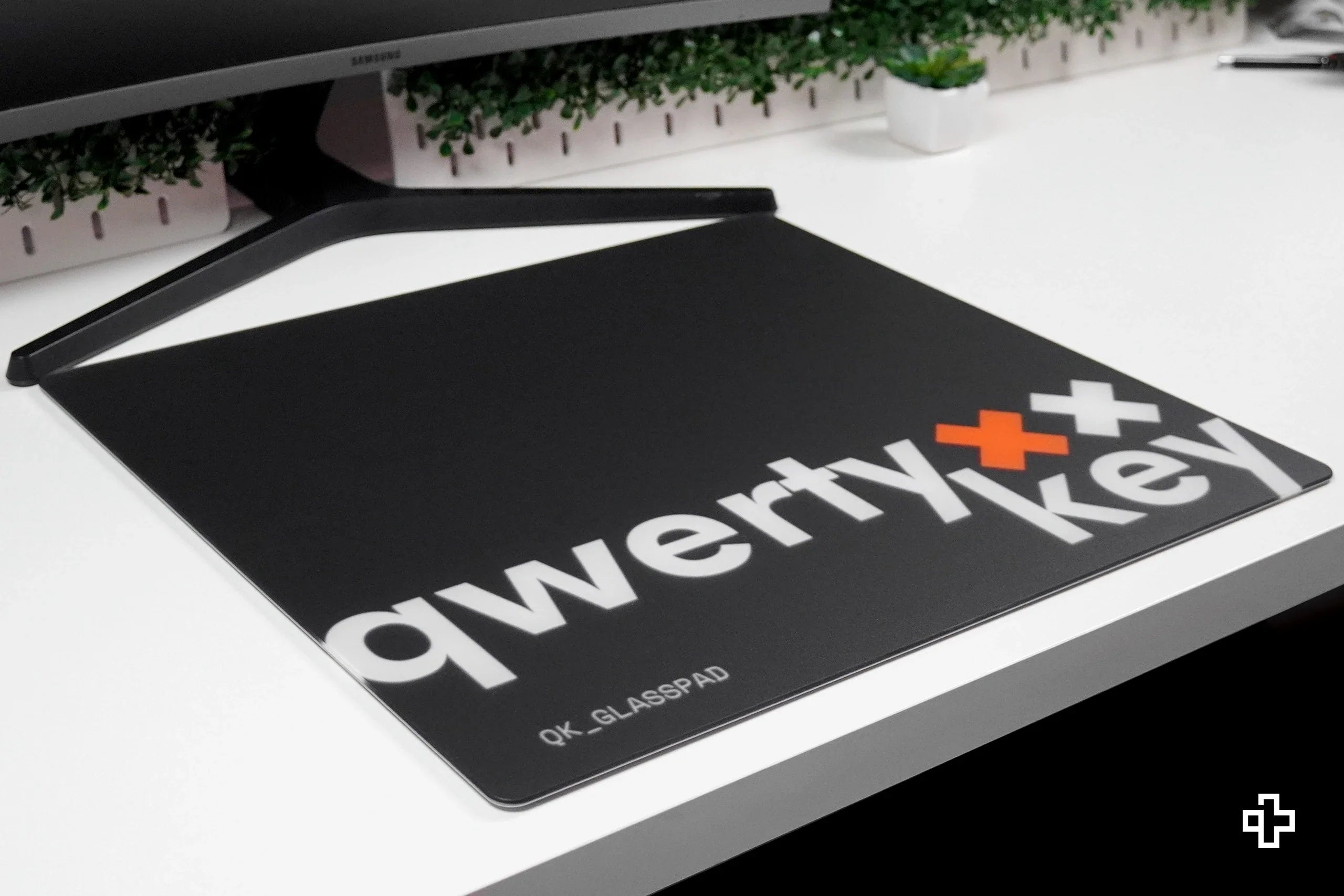Podkładka pod mysz Gaming QwertyKey Esports szklana 3.2mm Anti - Slip TPU