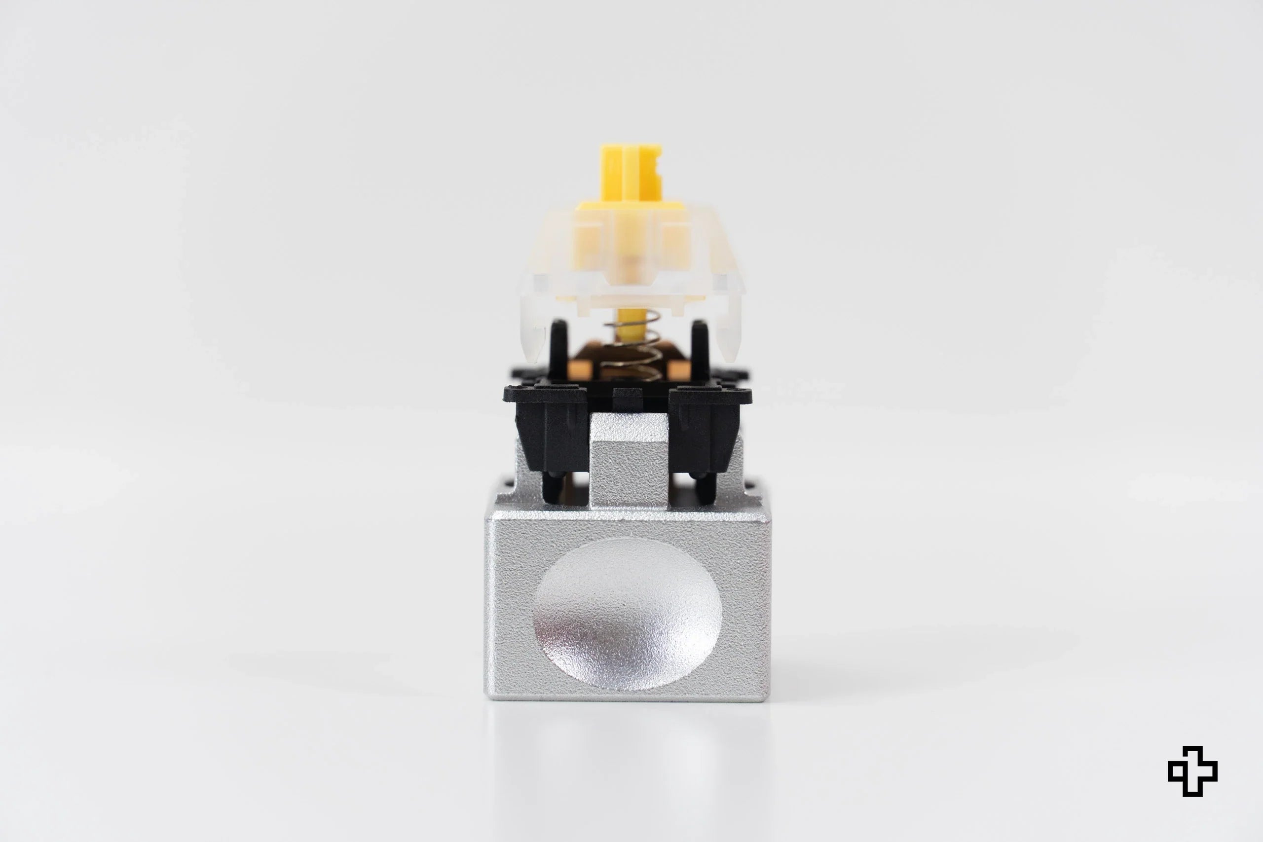 Switche Gateron Milky Yellow Pro Black Bottom