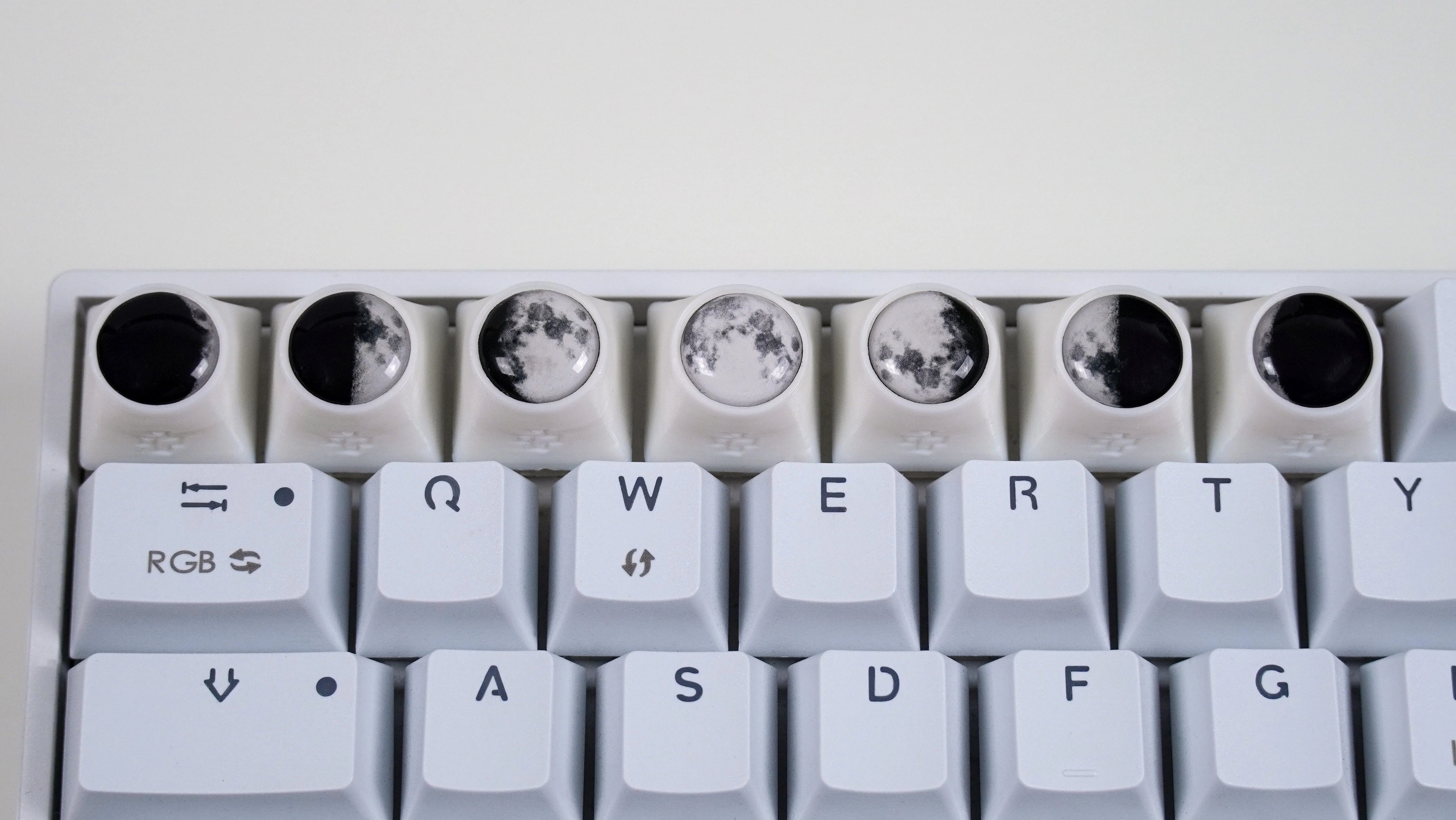 Keycap artisan Moon Phase