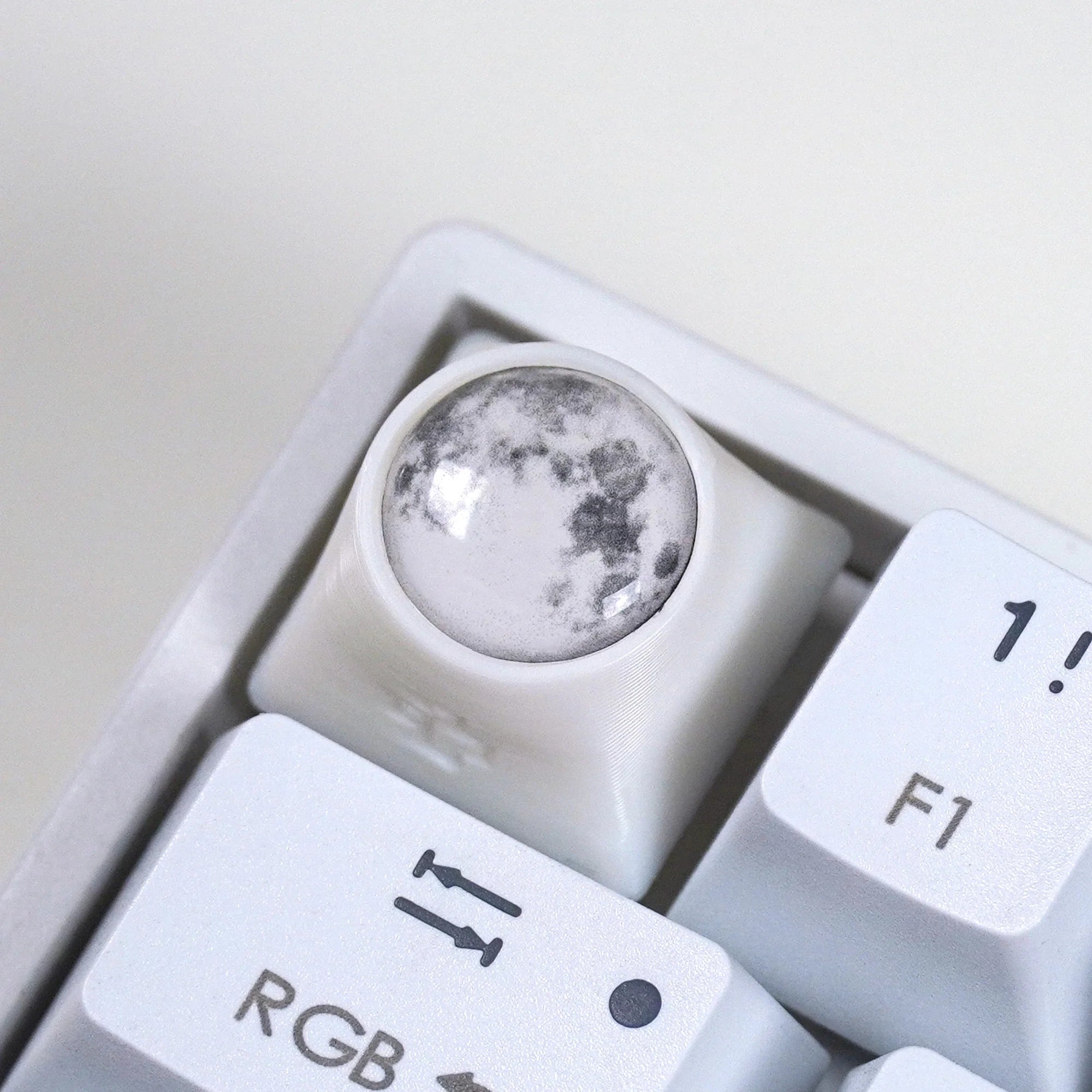 Keycap artisan Moon Phase