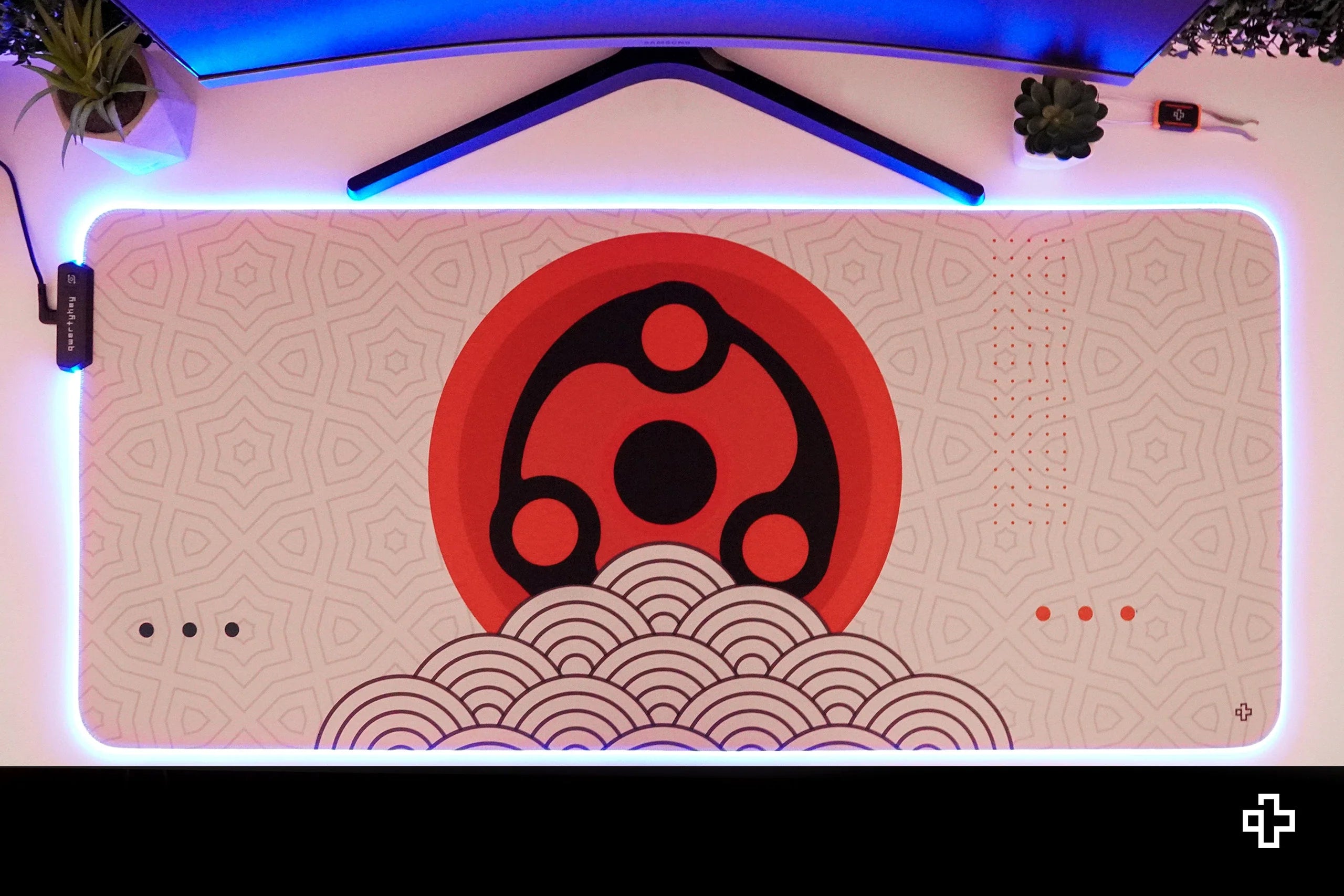 Deskmat / podkładka pod mysz QwertyKey Sharingan Eye RGB 4 mm obszyte krawędzie
