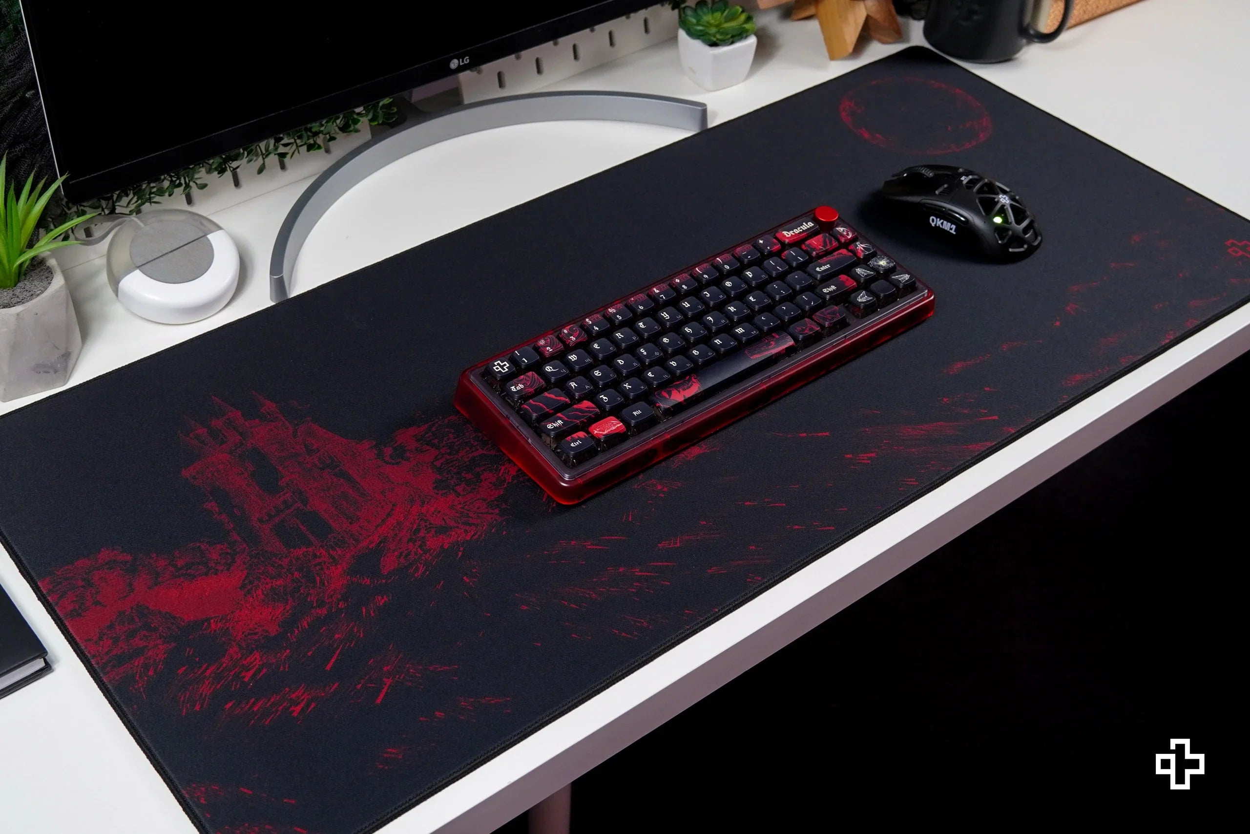 Deskmat / podkładka pod mysz QwertyKey Dracula 4 mm obszyte krawędzie