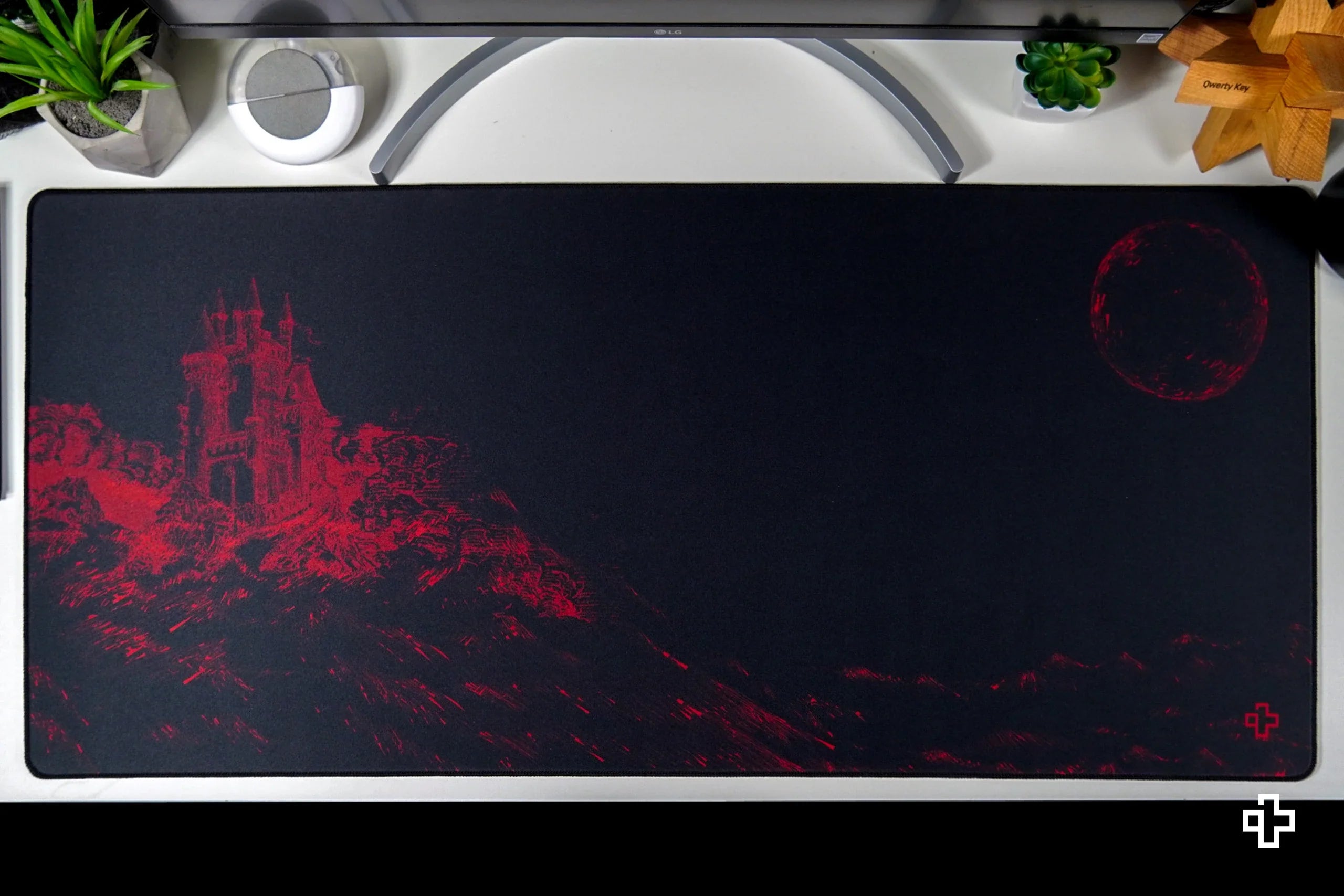 Deskmat / podkładka pod mysz QwertyKey Dracula 4 mm obszyte krawędzie