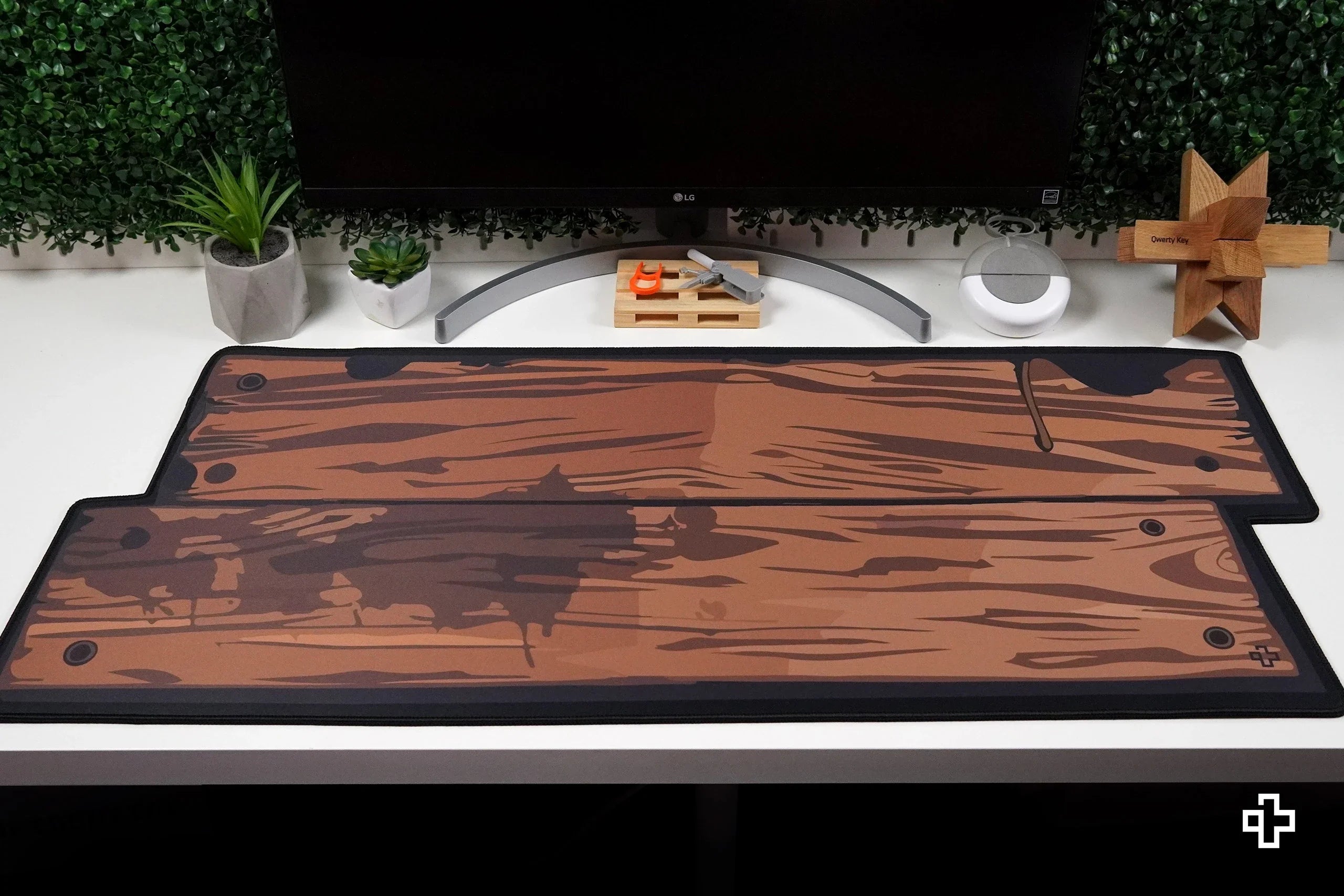 Deskmat / podkładka pod mysz QwertyKey Wood 4 mm obszyte krawędzie
