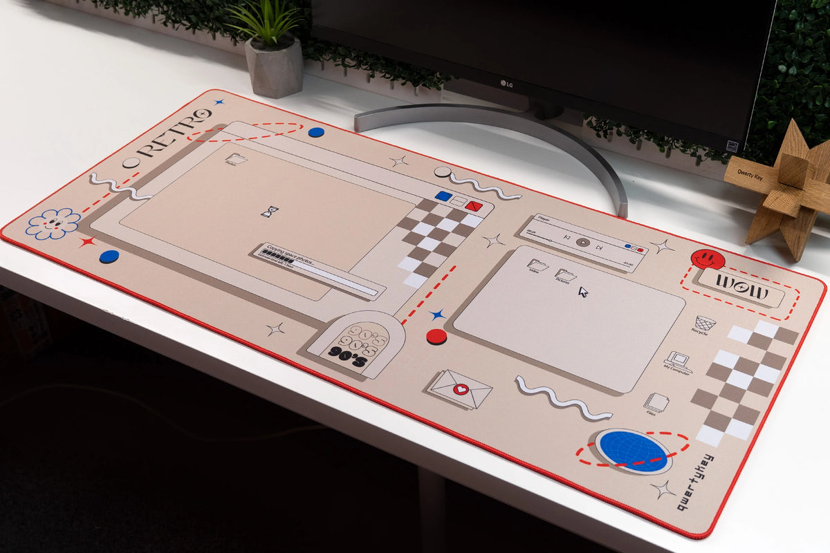 Deskmat gamingowy QwertyKey Retro, wodoodporny, obszyte krawędzie, 4 mm, antypoślizgowy gumowy spód