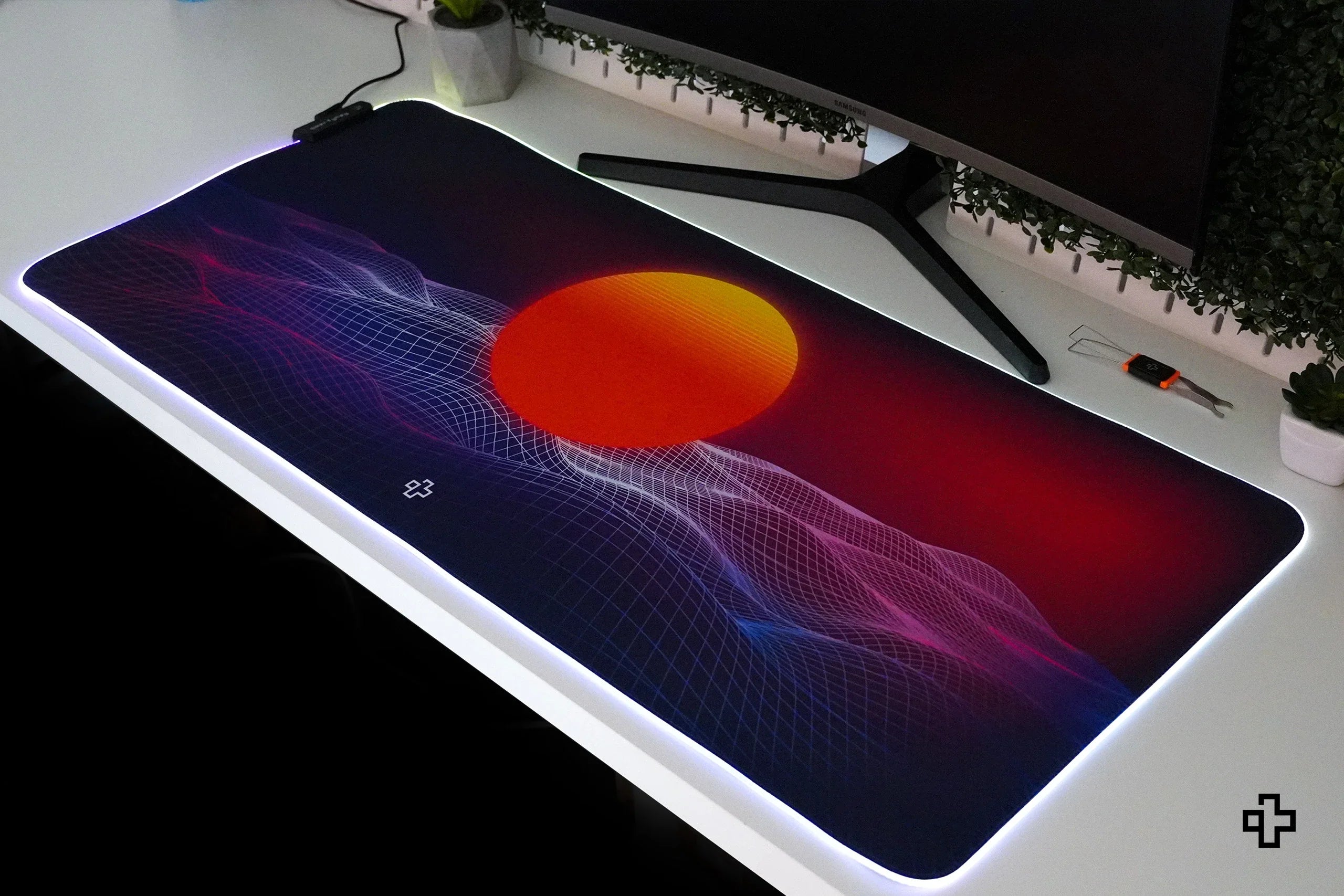Deskmat / podkładka pod mysz QwertyKey RGB CyberWave V2 4 mm obszyte krawędzie