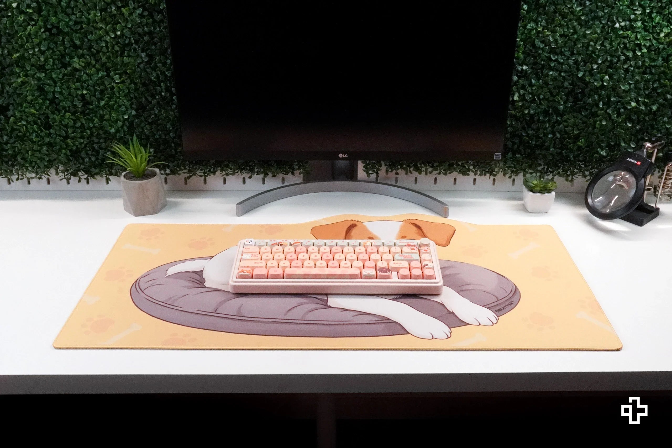 Deskmat / podkładka pod mysz QwertyKey Dog Joy 4 mm obszyte krawędzie