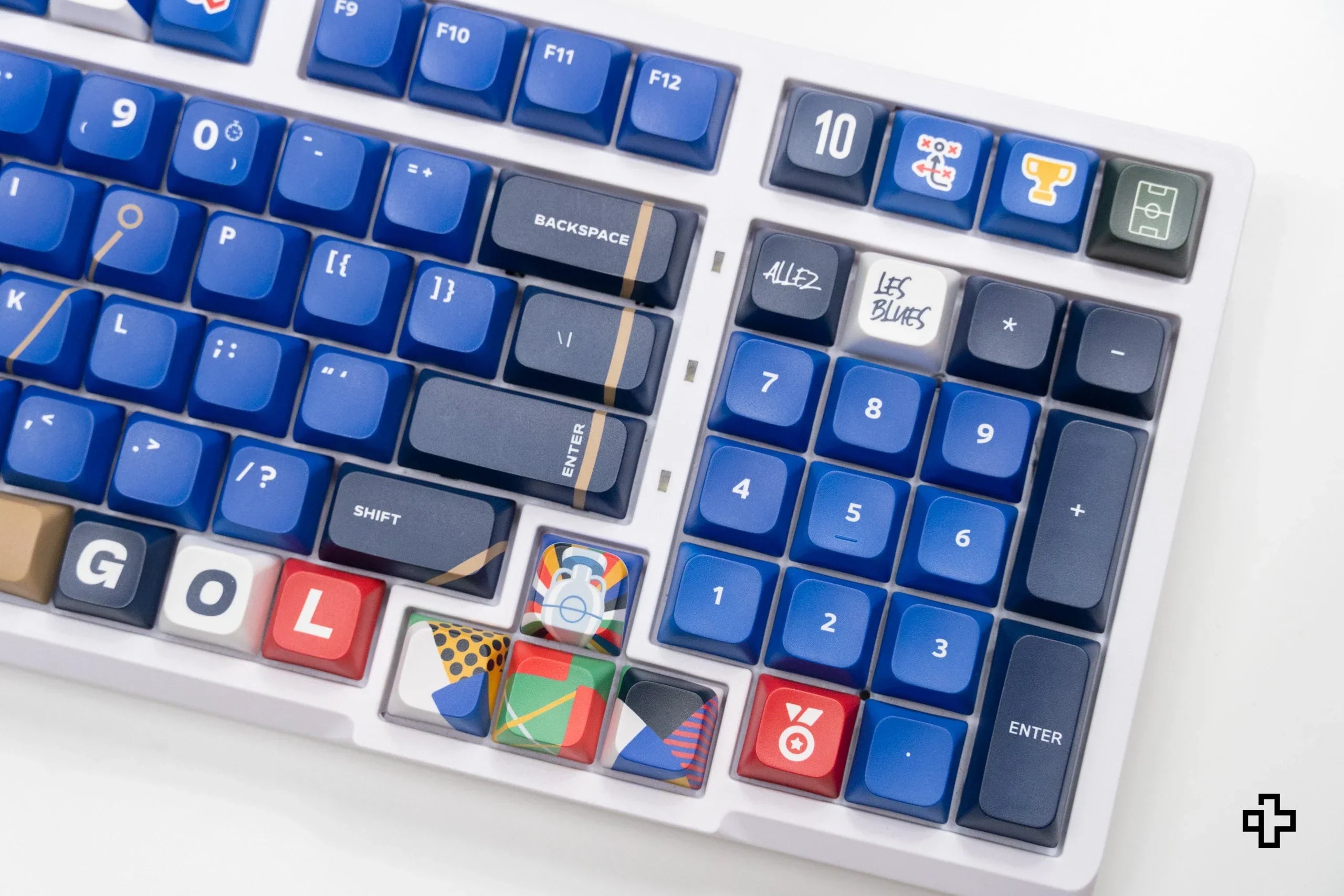 Zestaw keycapów QwertyKey Euro 2024 Francja profil XDA materiał PBT