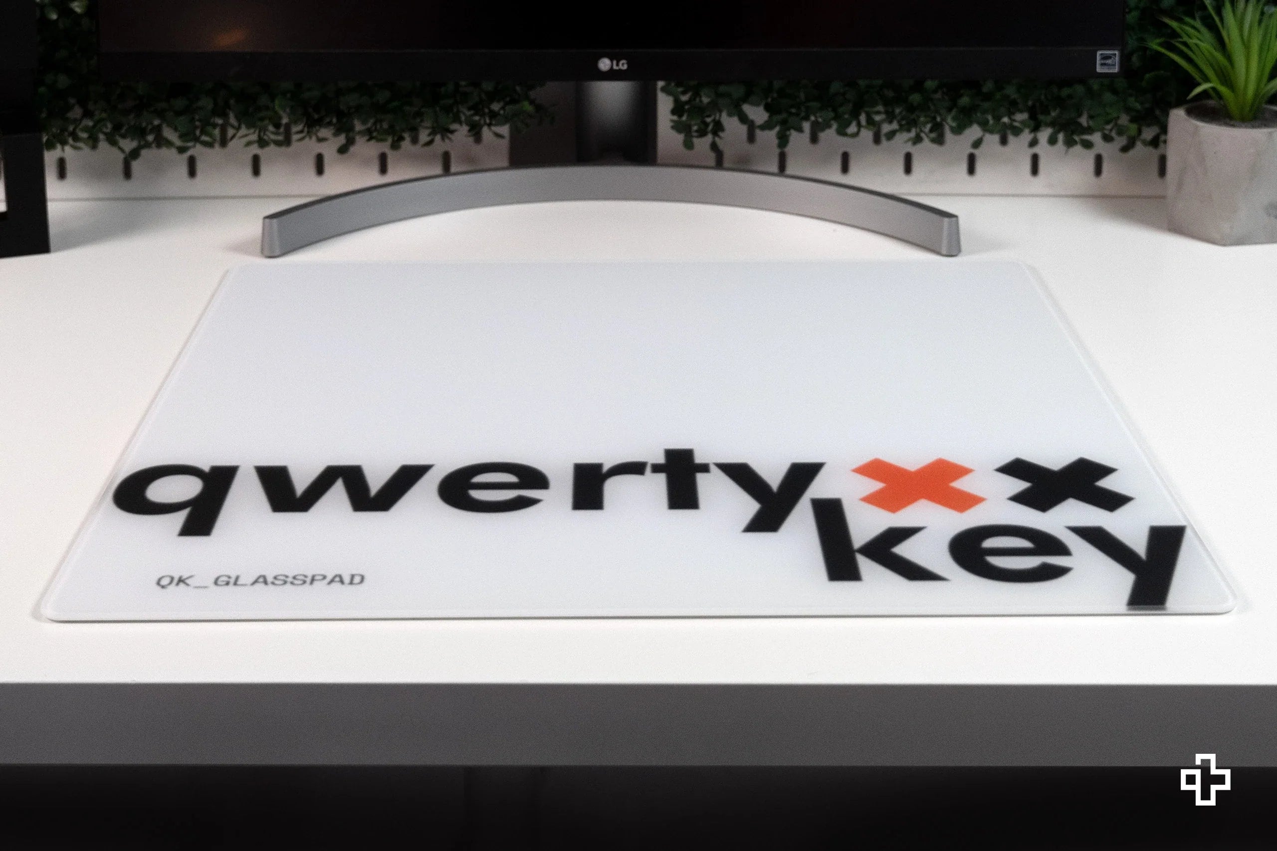 Podkładka pod mysz Gaming QwertyKey Esports Glass Biała szklana 3.2mm Anti - Slip TPU