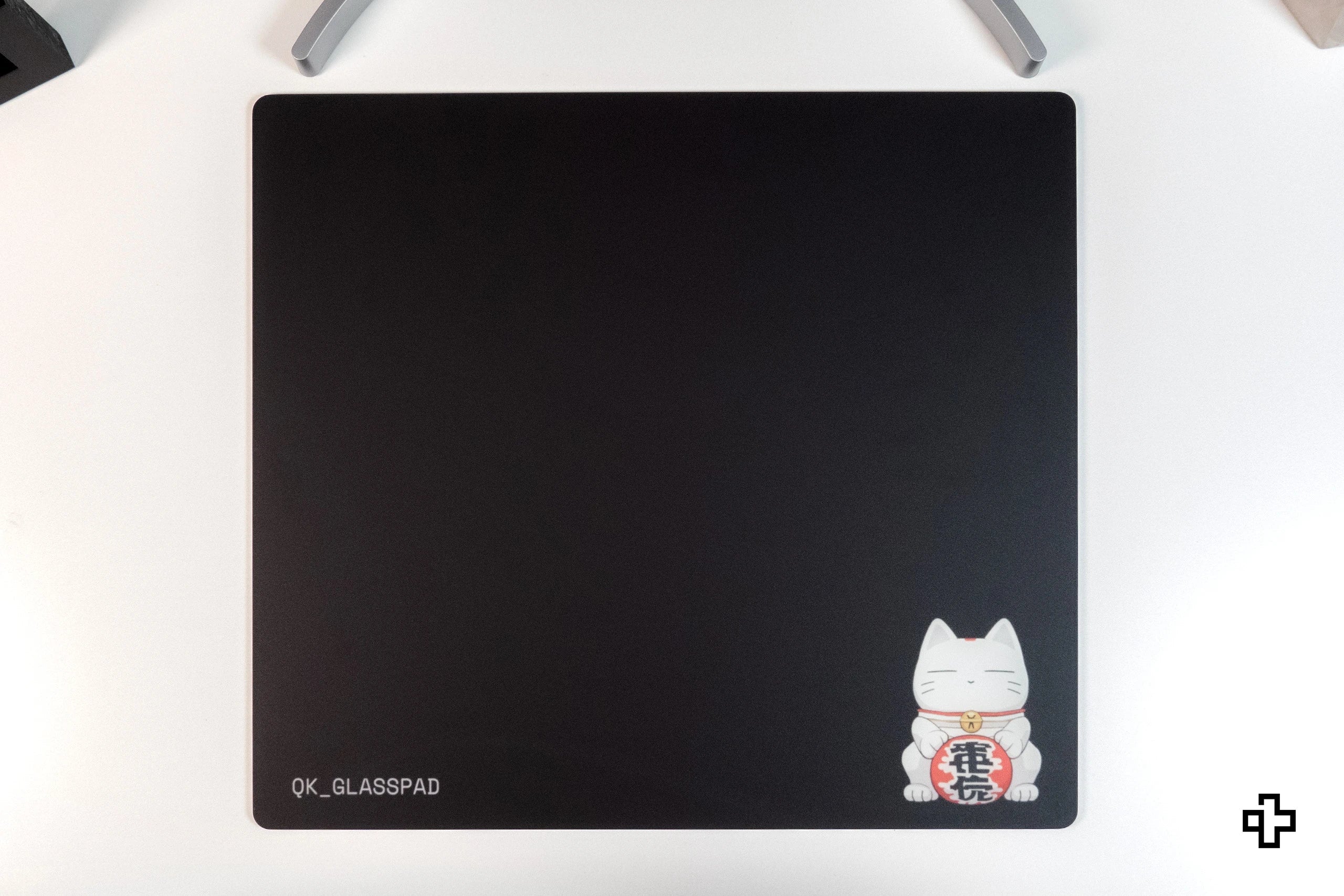 Podkładka pod mysz Gaming QwertyKey Esports Glass MOMO szklana 3.2mm Anti - Slip TPU