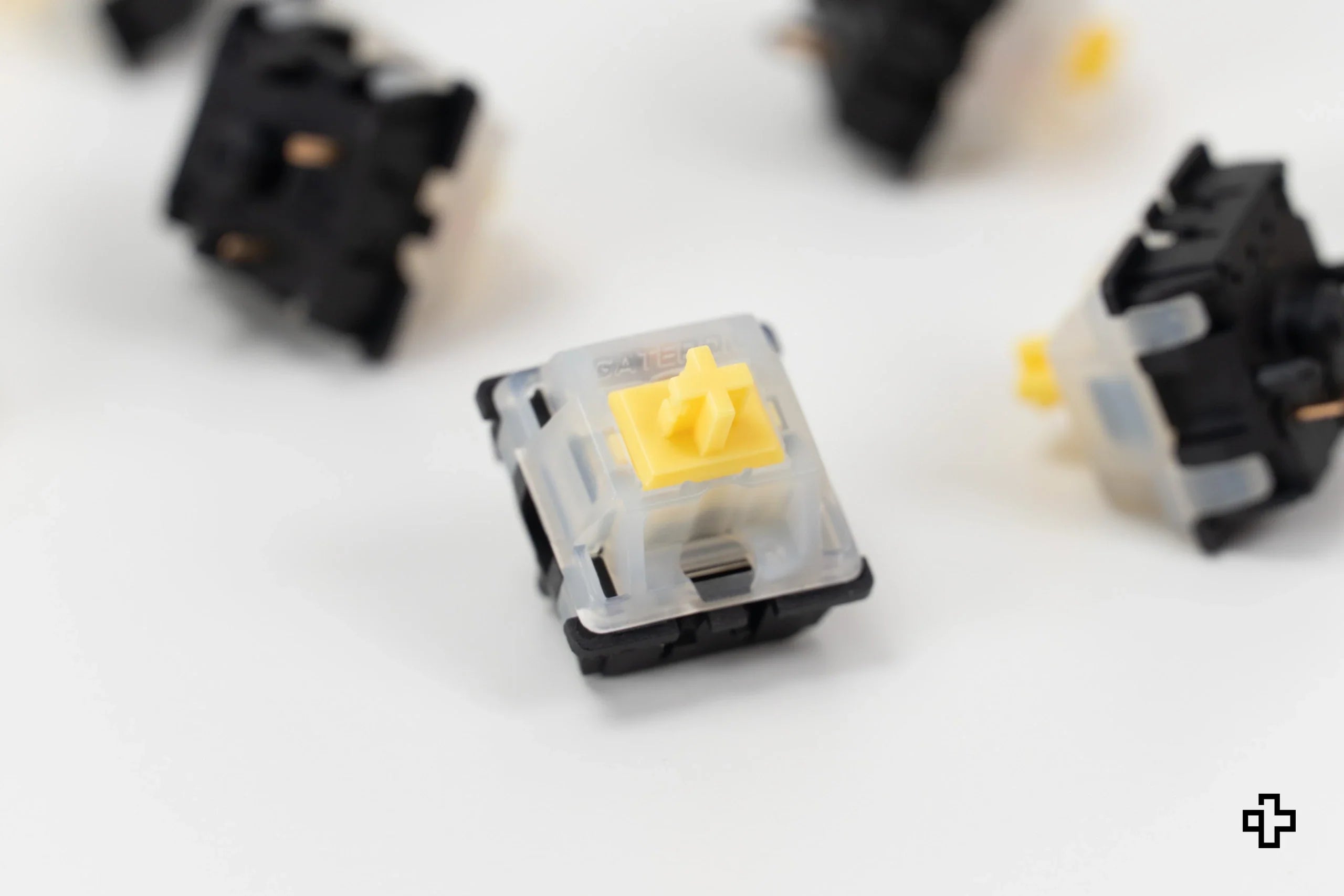 Switche Gateron Milky Yellow Pro Black Bottom