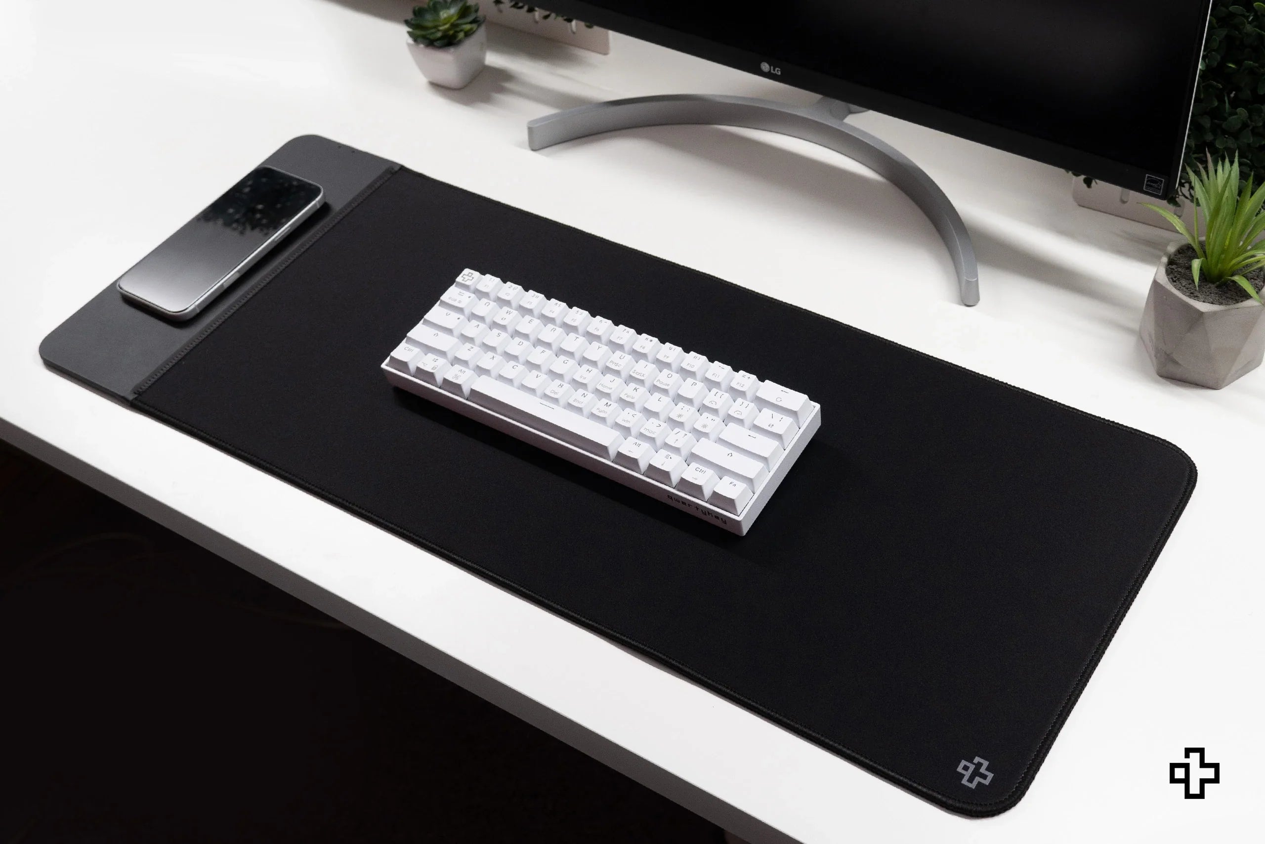 Deskmat / podkładka pod mysz z ładowaniem bezprzewodowym czarna