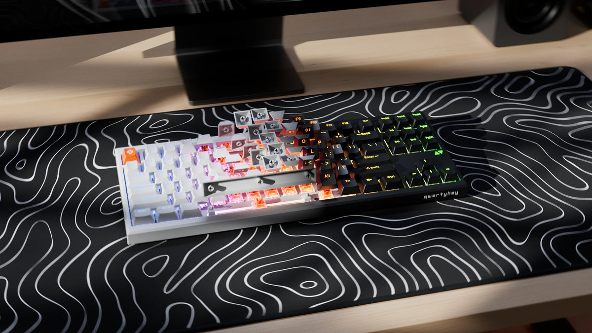 QwertyKey H87 Pro V2 Biała – Bezprzewodowa Klawiatura Mechaniczna Gamingowa, Hotswap, Gasket, Full RGB