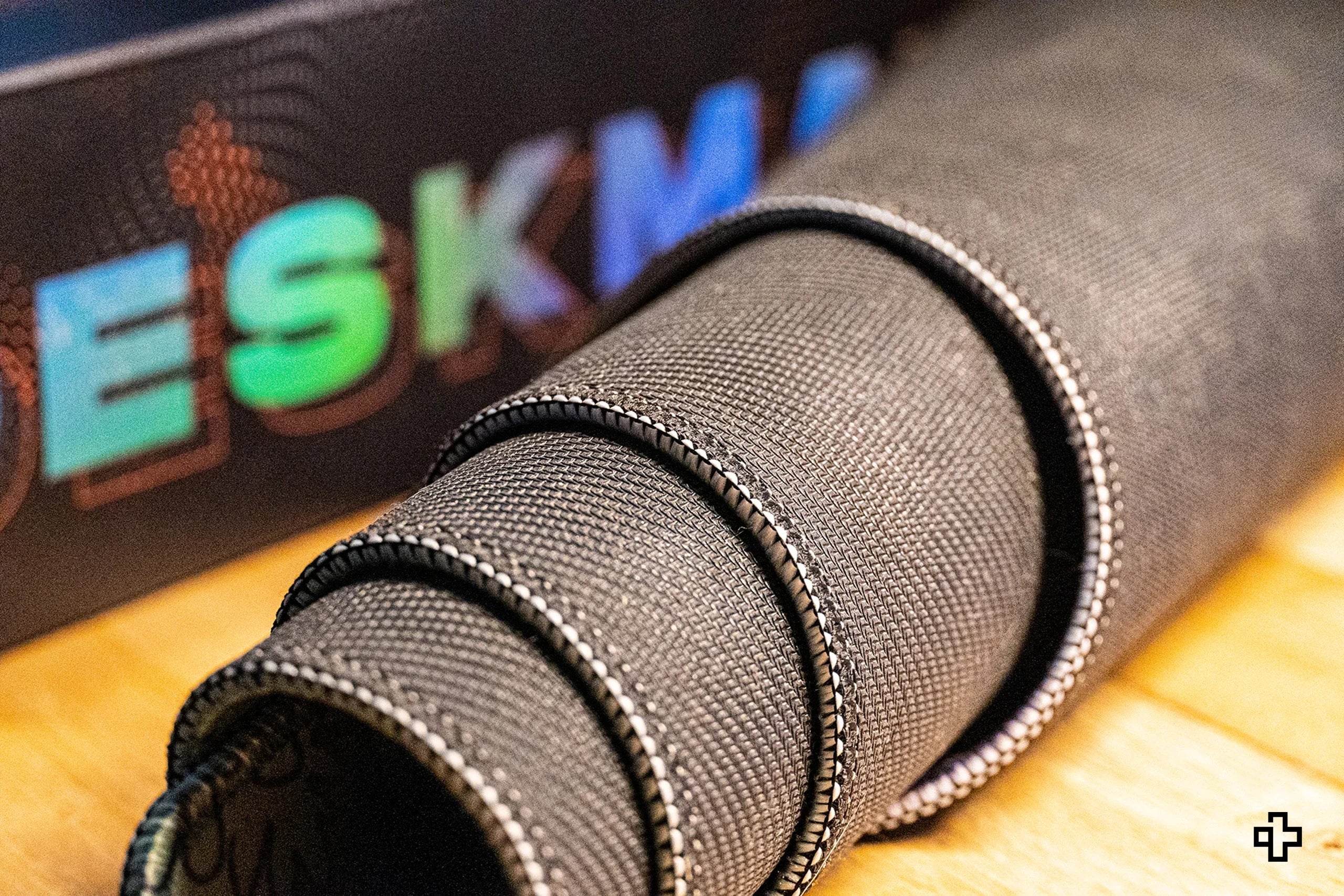 Deskmat / podkładka pod mysz QwertyKey Ramen 4 mm obszyte krawędzie