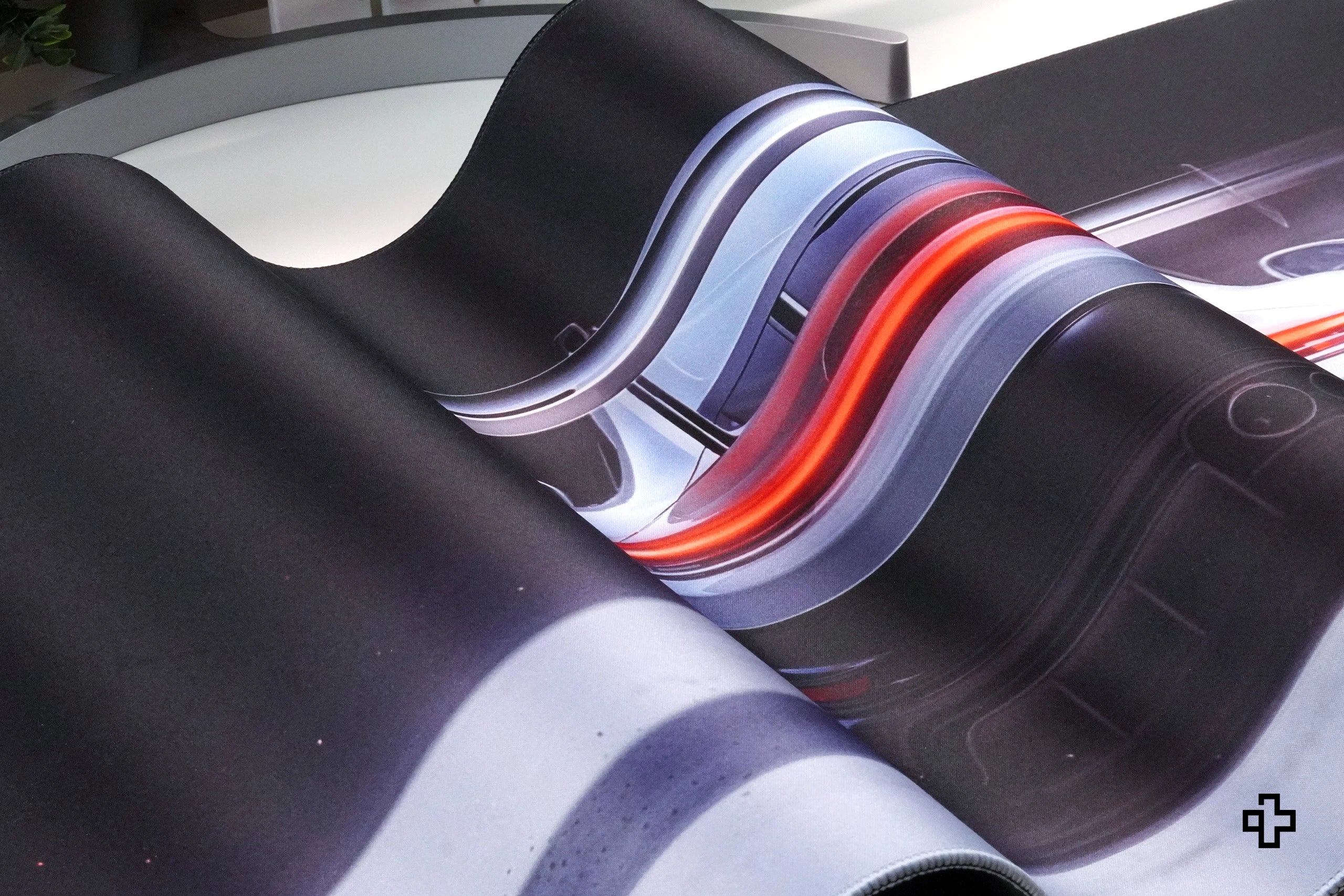 Deskmat / podkładka pod mysz QwertyKey Car GT 4 mm obszyte krawędzie