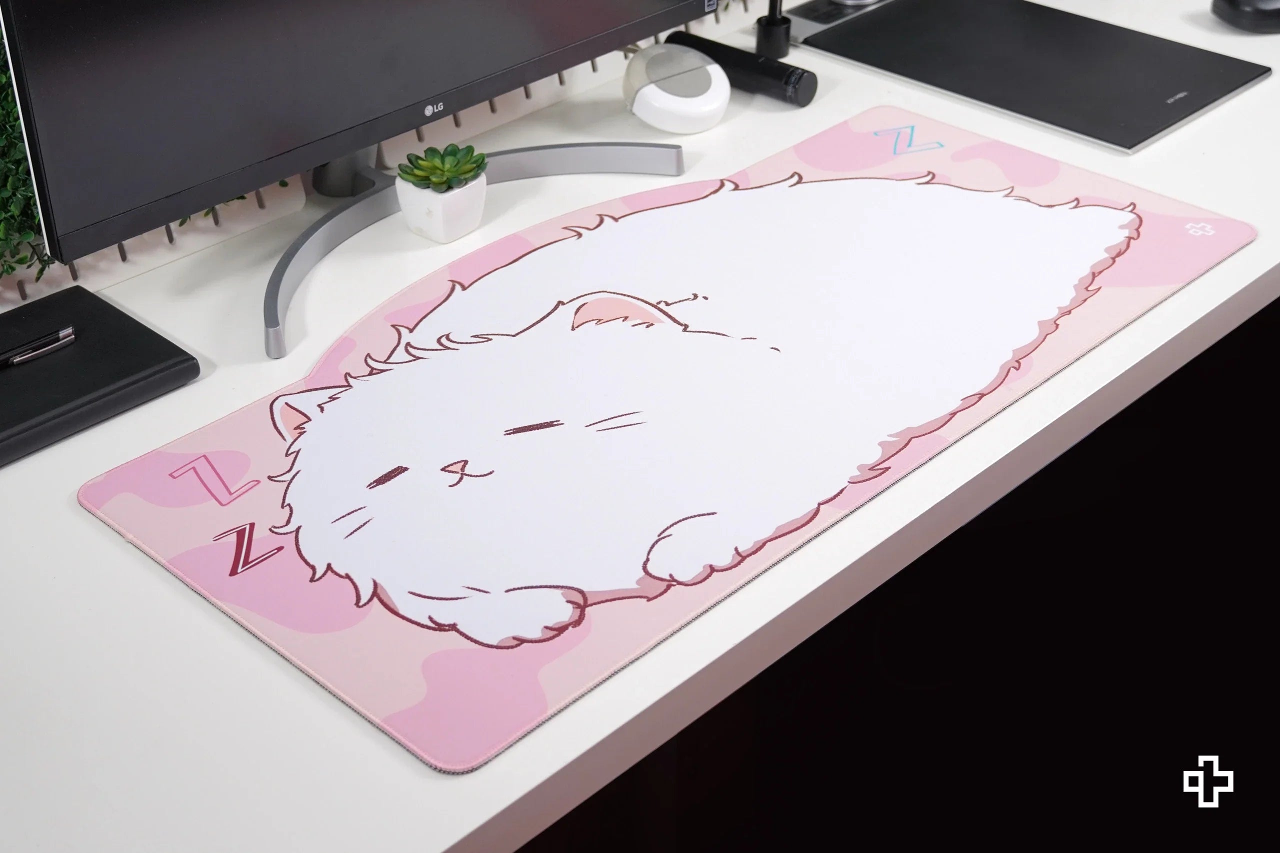 Deskmat / podkładka pod mysz QwertyKey Bliss Cat 4 mm obszyte krawędzie