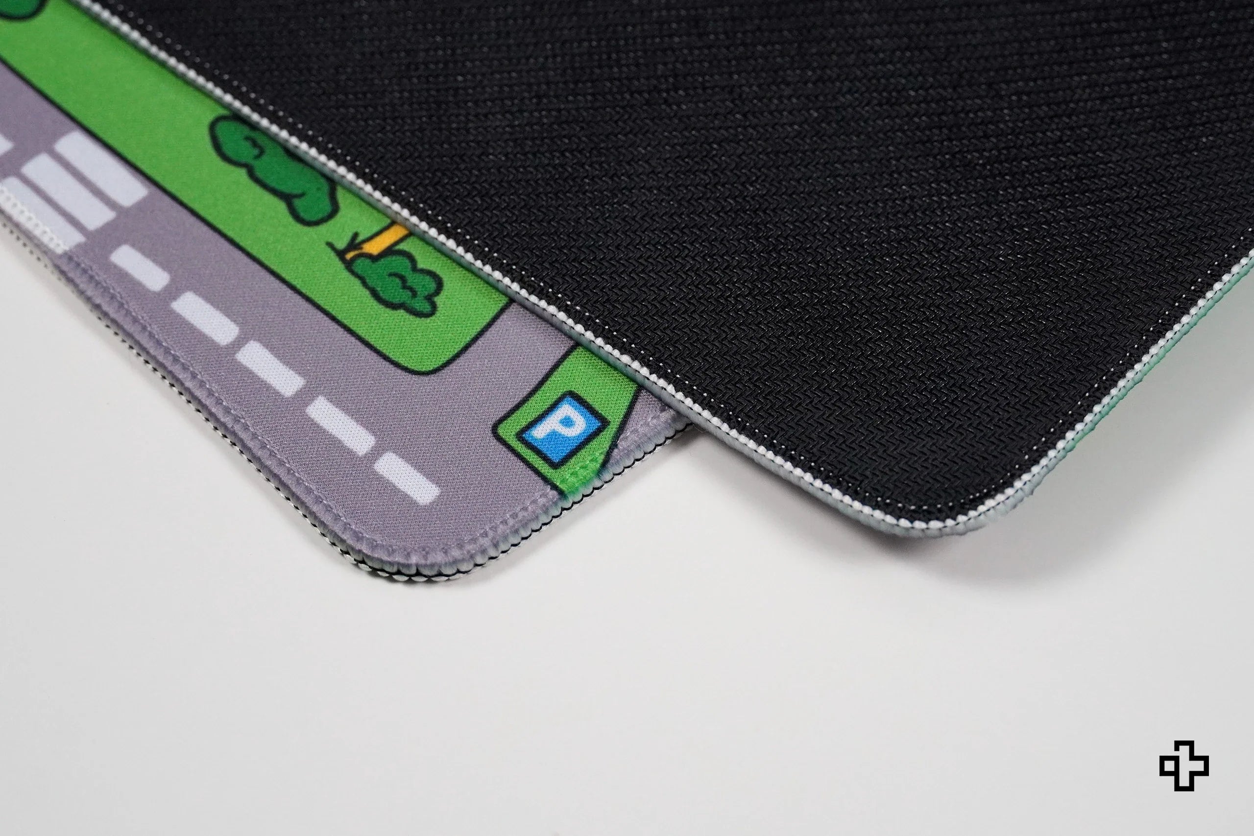 Deskmat / podkładka pod mysz QwertyKey Nostalgia Busy Town 4 mm obszyte krawędzie