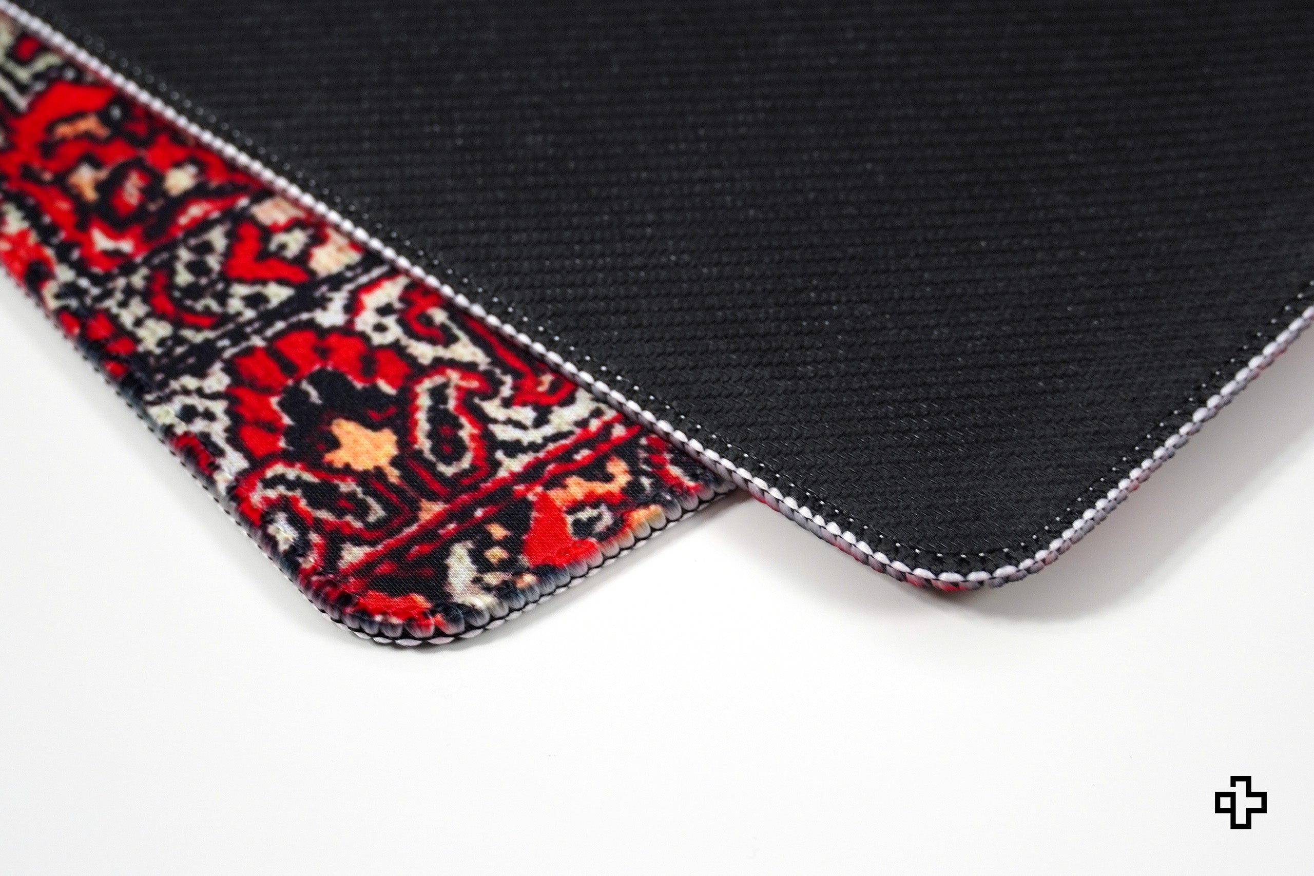 Deskmat / podkładka pod mysz QwertyKey Balcanic 4 mm obszyte krawędzie