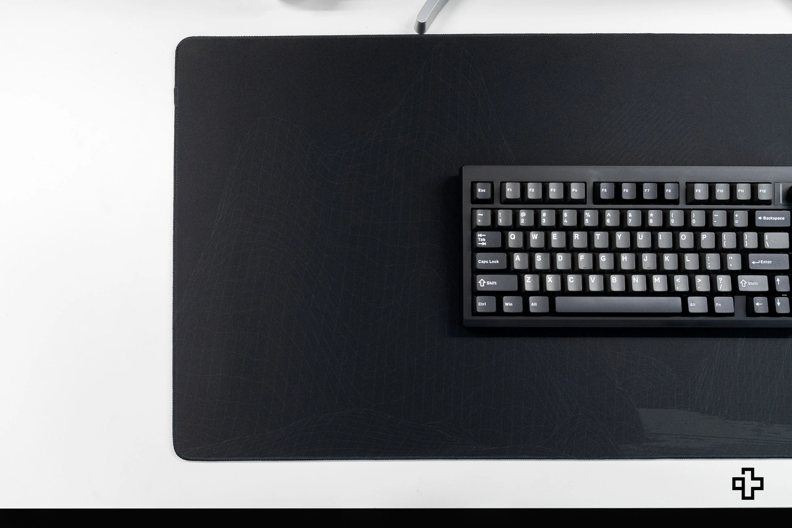Deskmat / podkładka pod mysz Flow Dark czarna 4 mm obszyte krawędzie