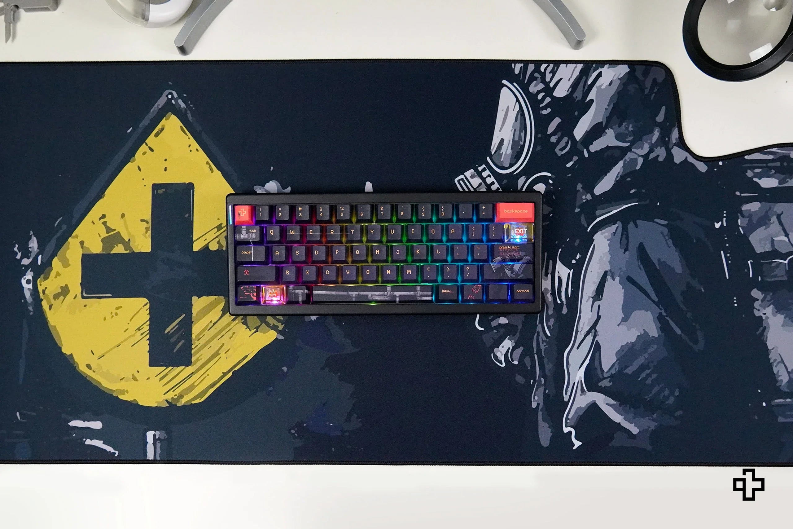 Deskmat / podkładka pod mysz QwertyKey Fallout 4 mm obszyte krawędzie
