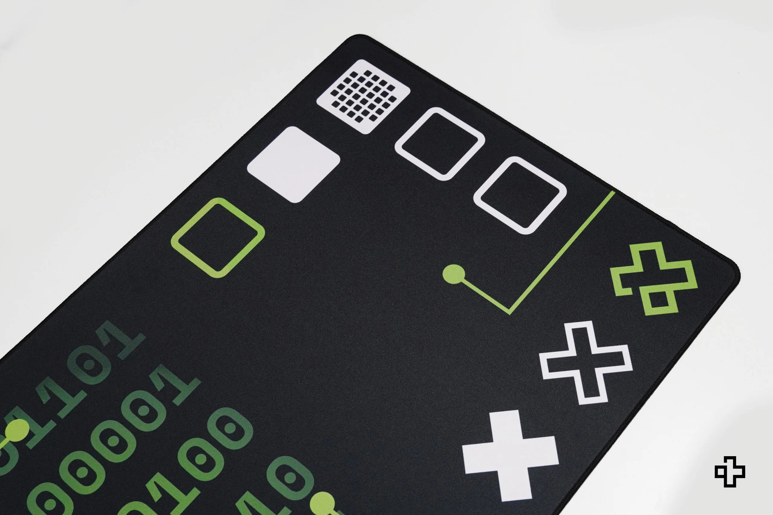 Deskmat QwertyKey Matrix, 4 mm, obszyte krawędzie