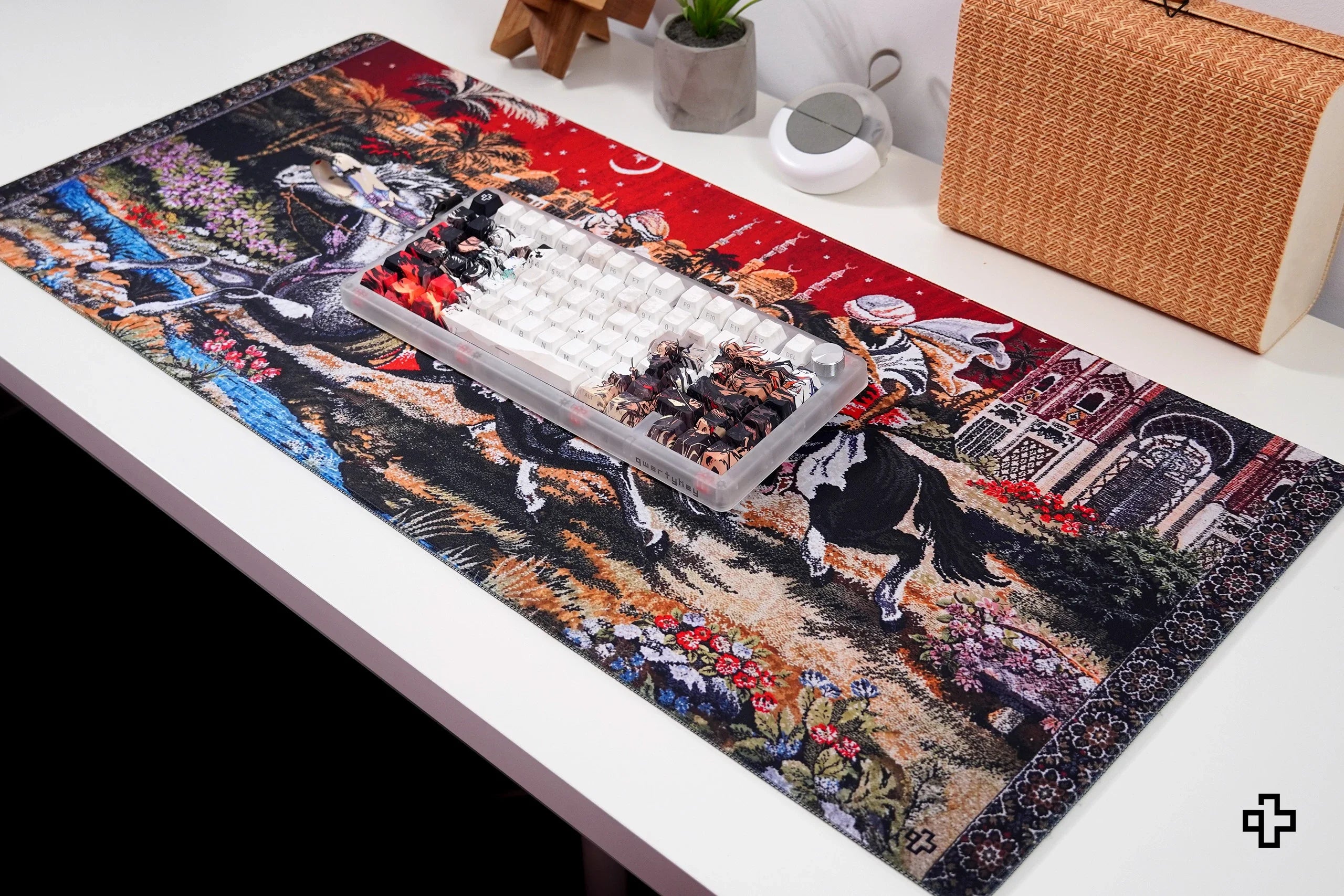 Deskmat / podkładka pod mysz QwertyKey Rapirea din Serai 4 mm obszyte krawędzie