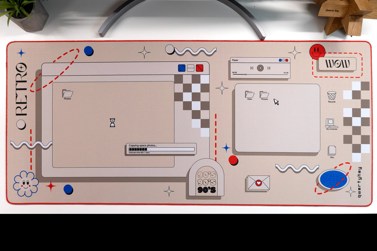 Deskmat gamingowy QwertyKey Retro, wodoodporny, obszyte krawędzie, 4 mm, antypoślizgowy gumowy spód