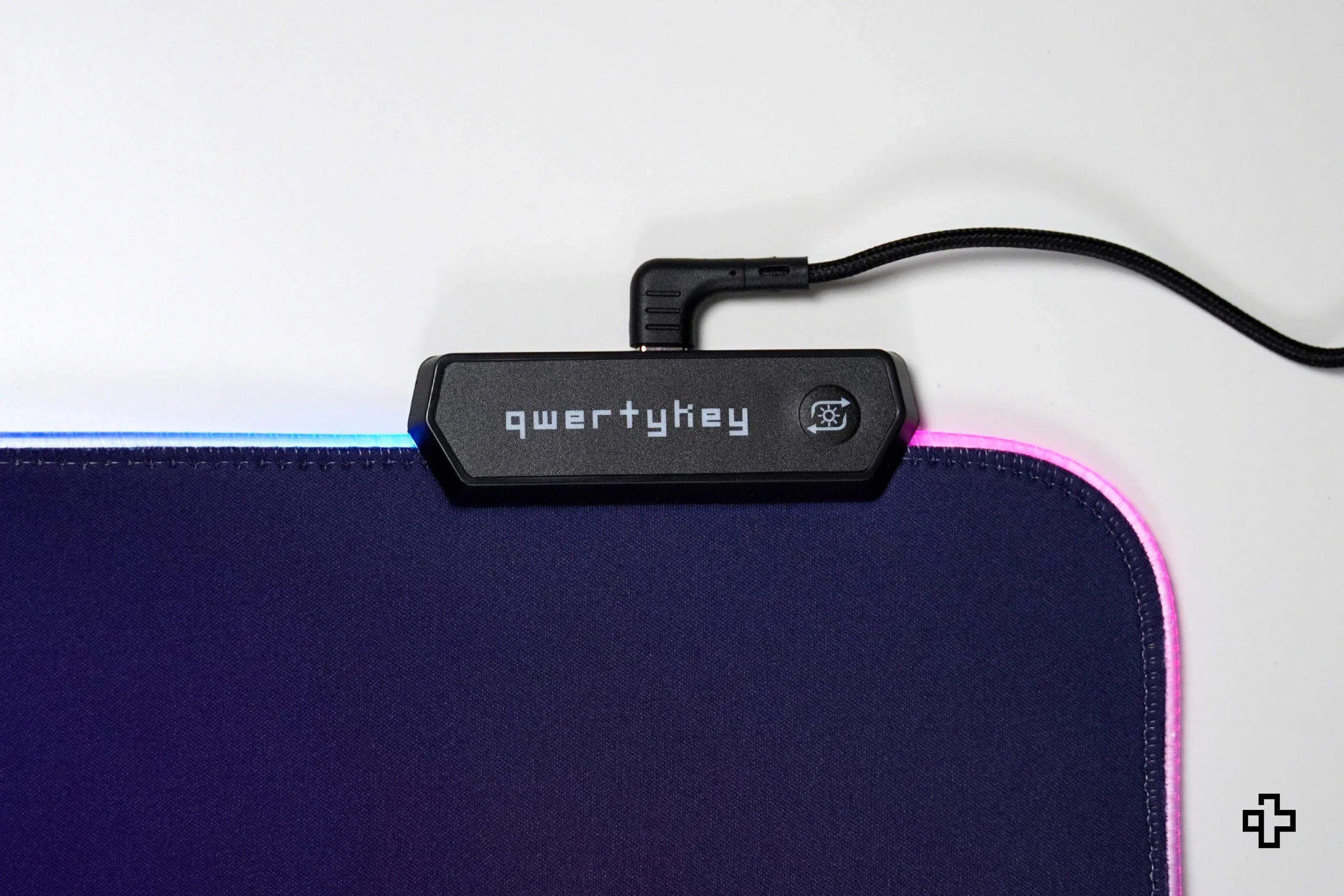 Deskmat / podkładka pod mysz QwertyKey RGB CyberWave V2 4 mm obszyte krawędzie