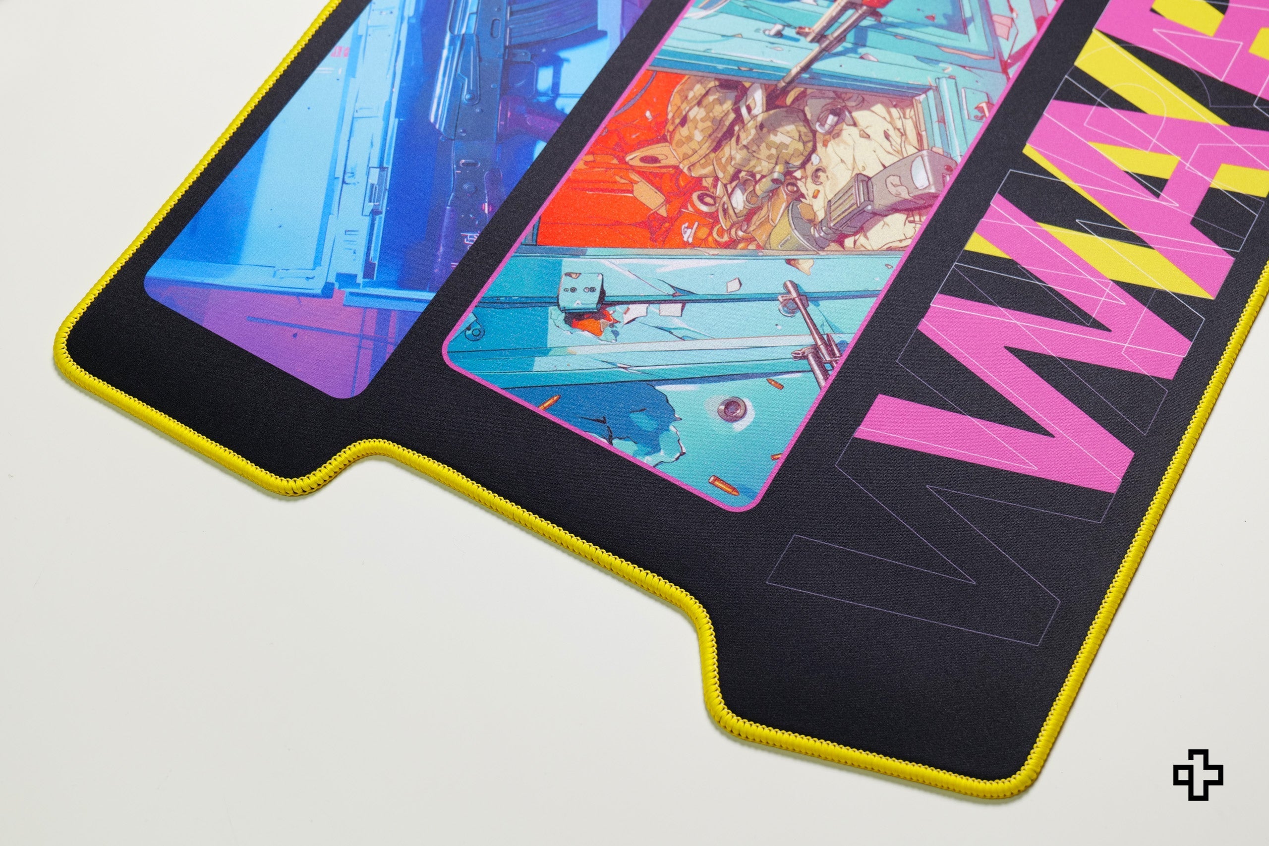 Deskmat QwertyKey War, 4 mm, obszyte krawędzie