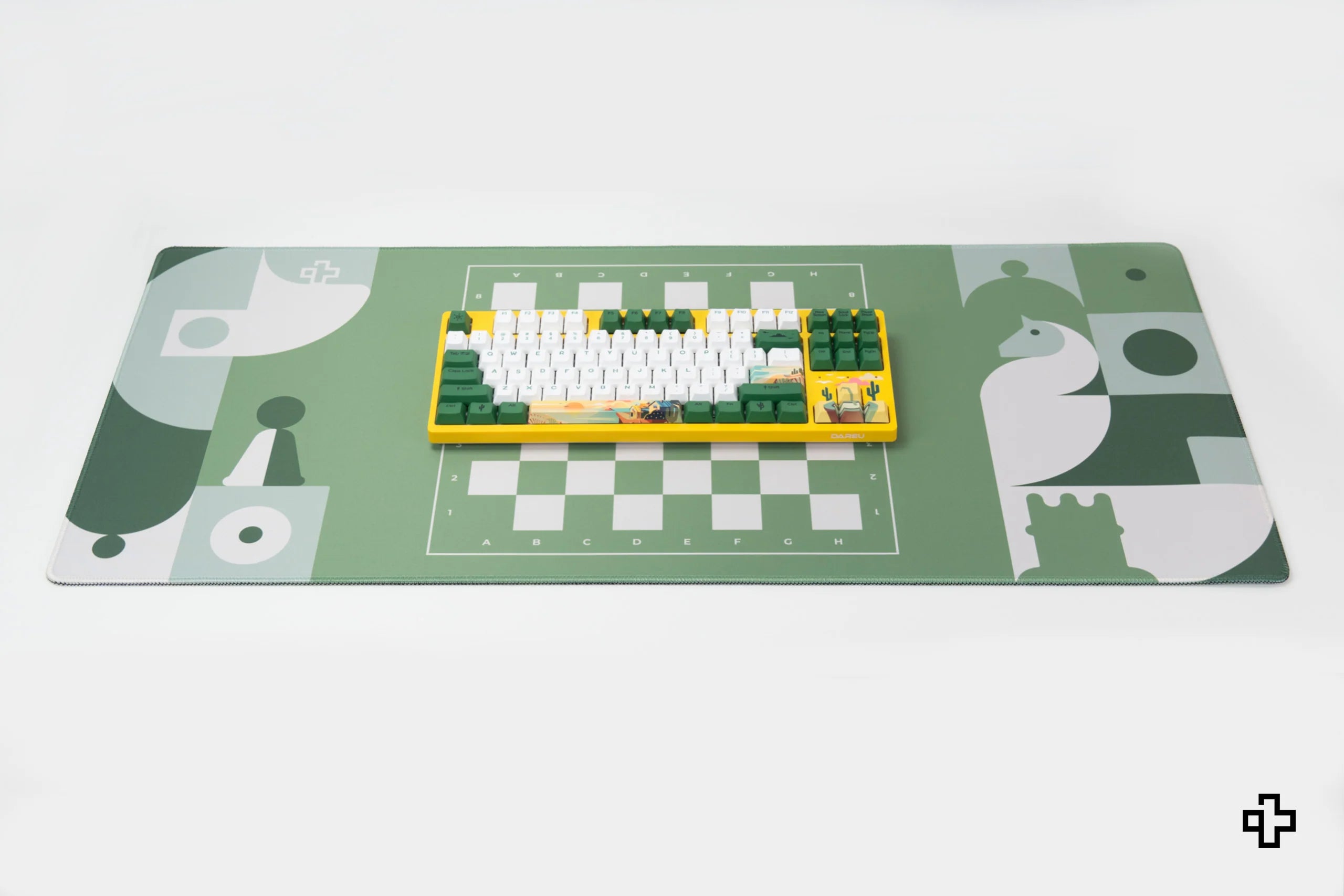 Deskmat / podkładka pod mysz QwertyKey Chess 4 mm obszyte krawędzie