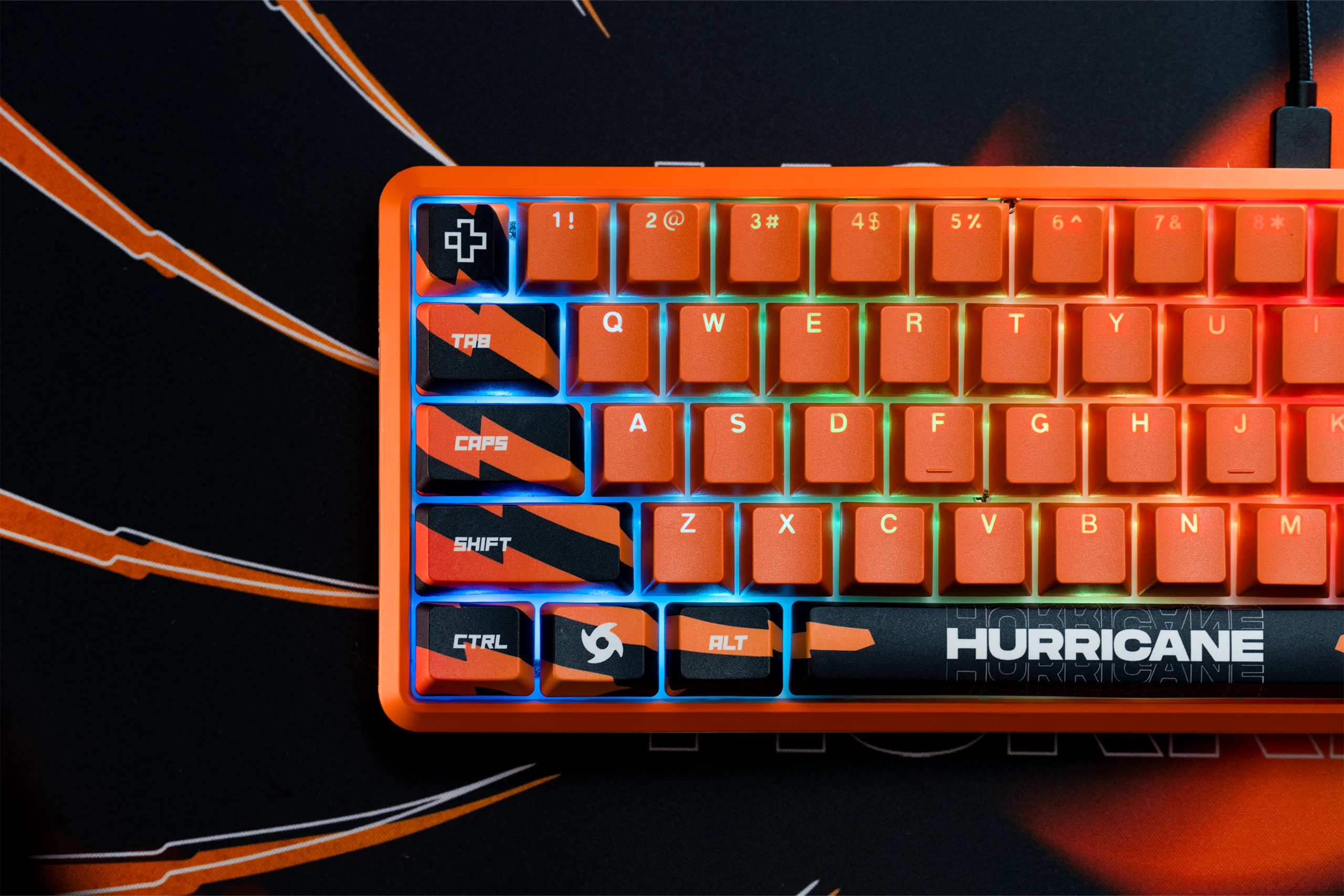 Deskmat / podkładka pod mysz QwertyKey Hurricane 4 mm obszyte krawędzie