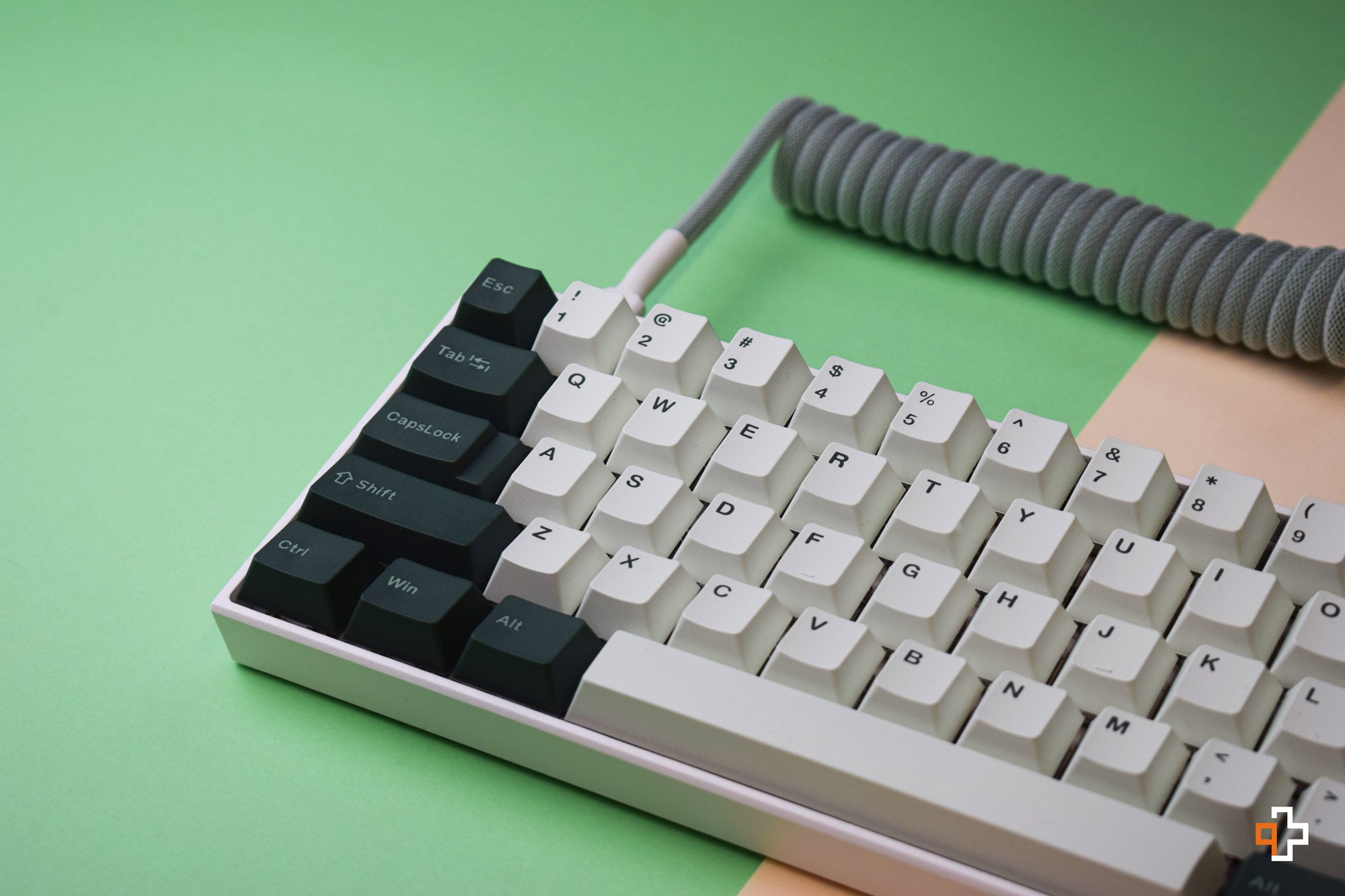 Zestaw keycapów QWERTY Olive profil Cherry PBT Double Shot
