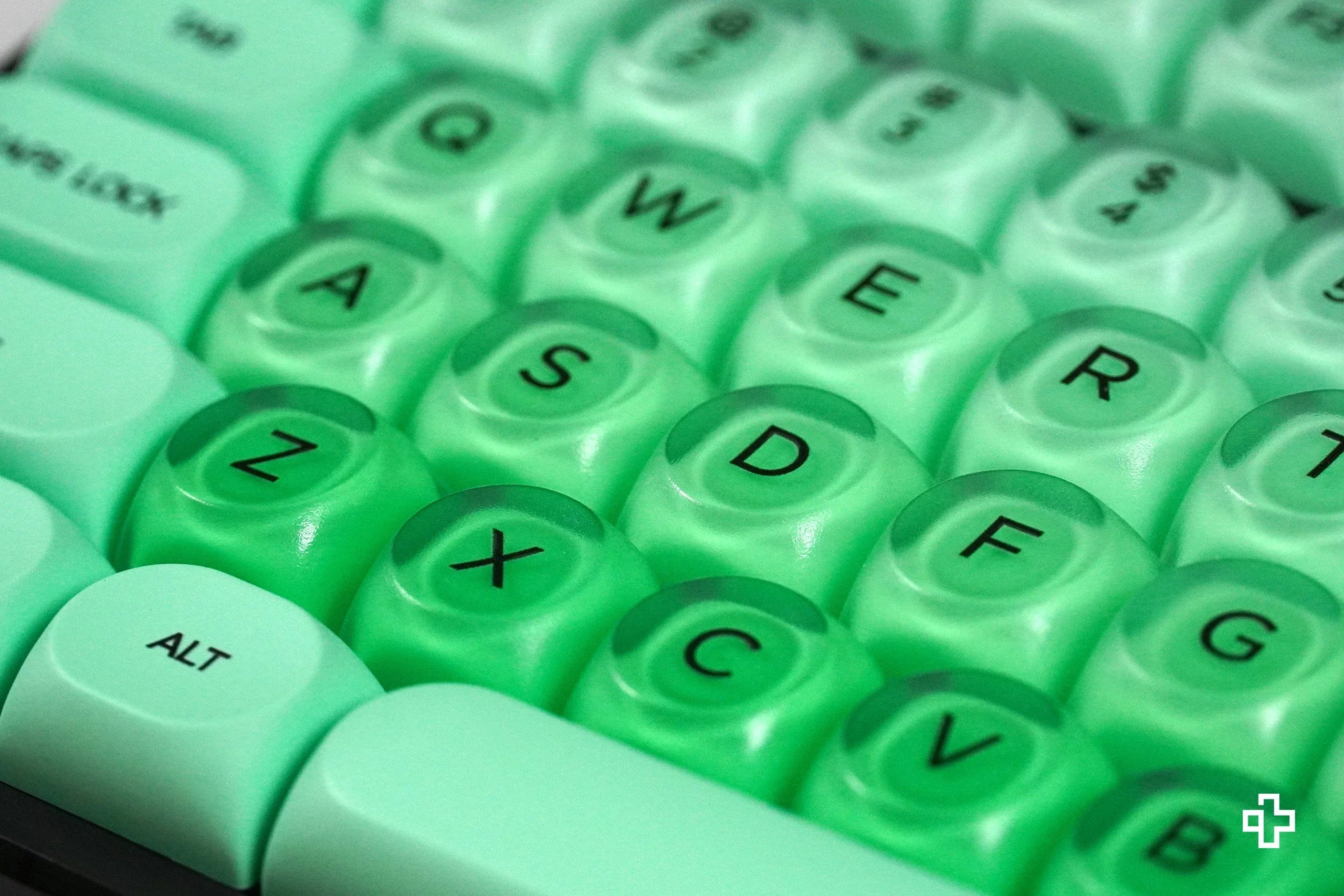 Zestaw keycapów QwertyKey Mint profil HOA