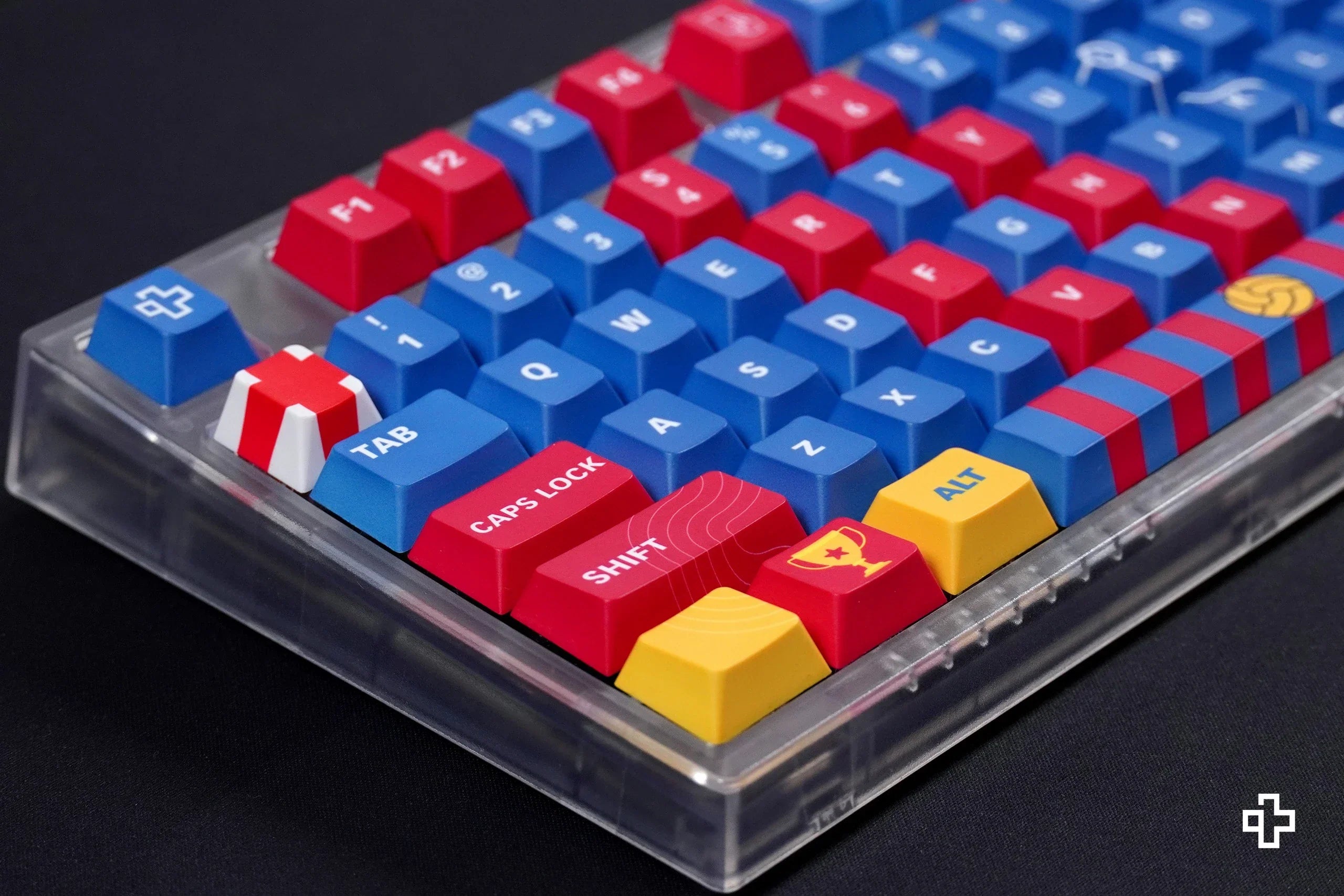 Zestaw keycapów QwertyKey Catalunya Dye Sub, profil Cherry